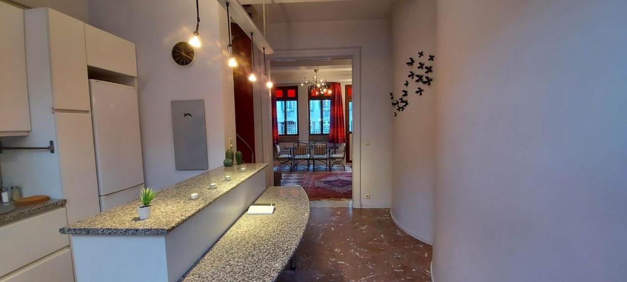 Duplex 2 Chambres Situe Au Centre Du Coeur Historique De リエージュ エクステリア 写真